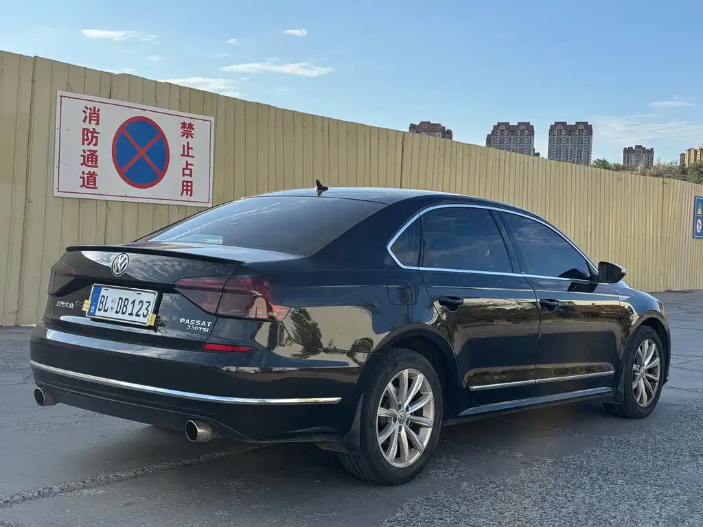 Volkswagen Passat 2018 — фото 7