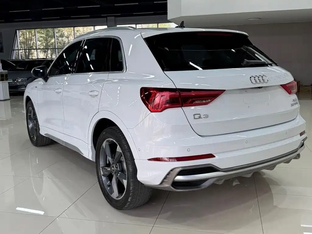 Audi Q3 2023 — фото 4