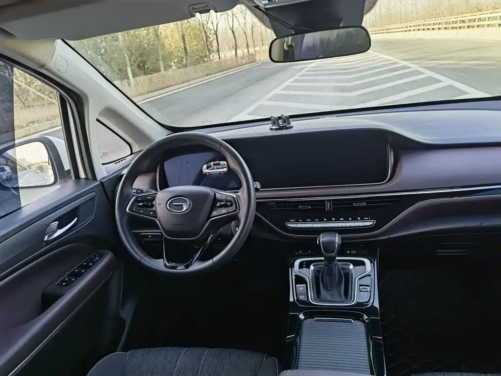 GAC Motor Trumpchi M6 2023 — фото 11