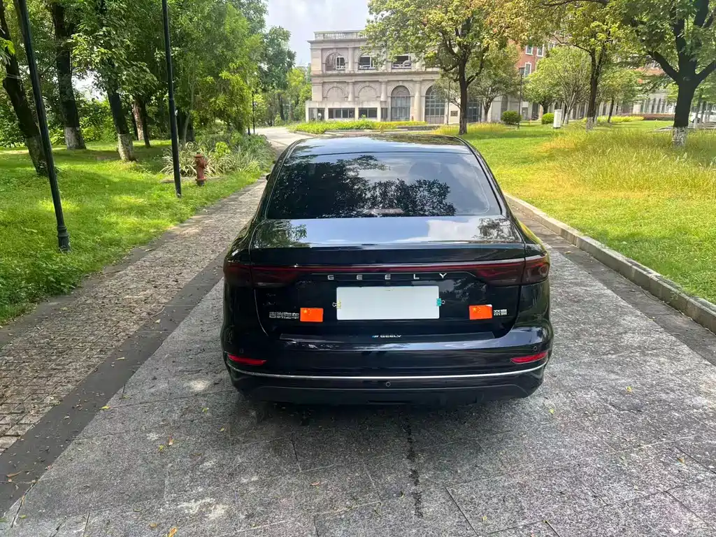 Geely Emgrand L 2022 — фото 13