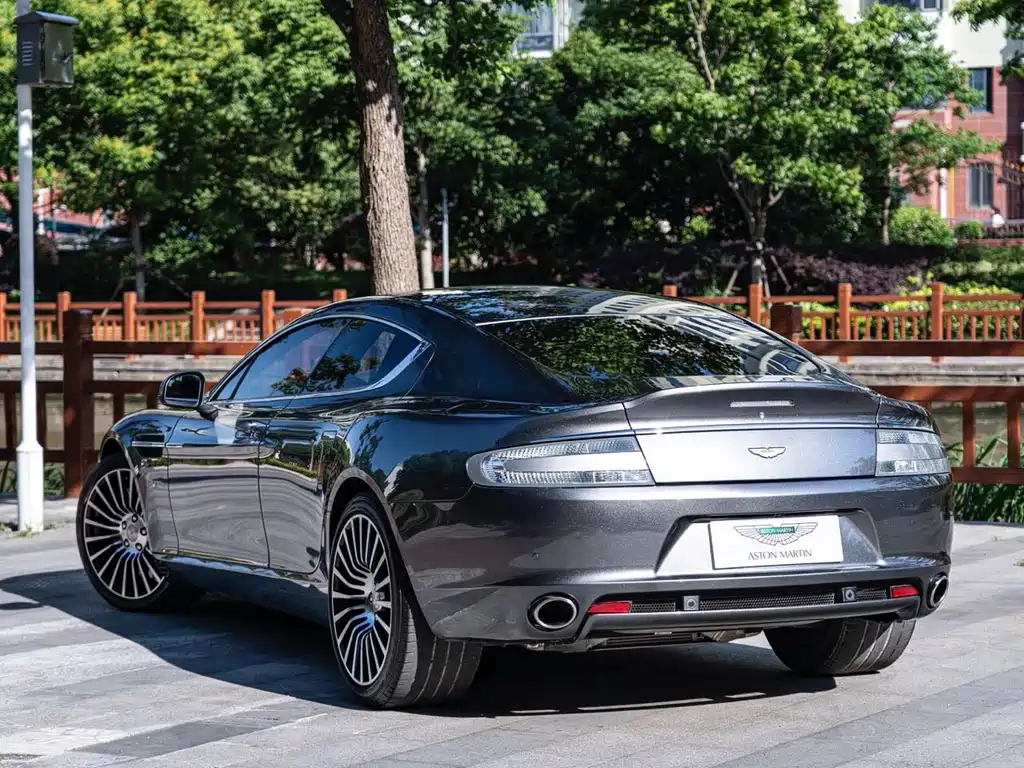 Aston Martin Rapide 2018 — фото 4