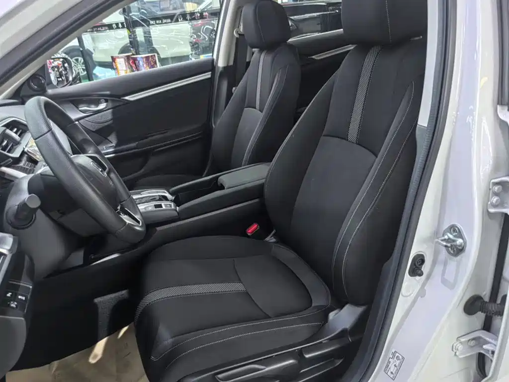 Honda Civic 2019 — фото 10