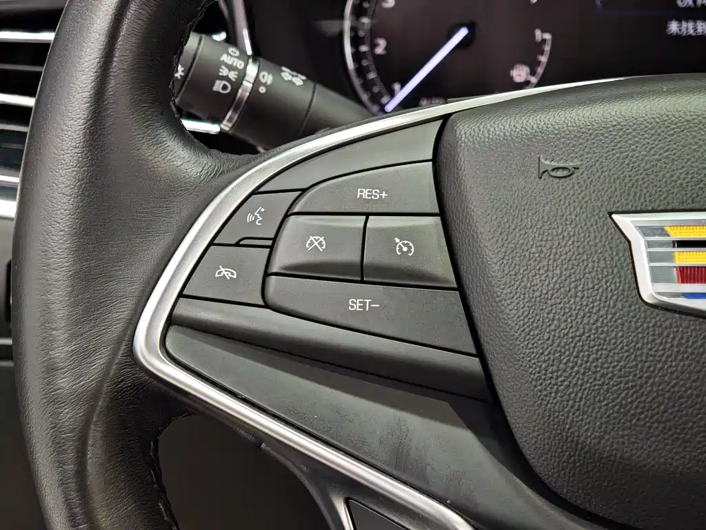 Cadillac XT5 2024 — фото 10