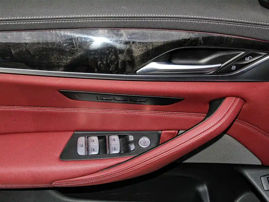 BMW 5 Series 2023 — фото 17