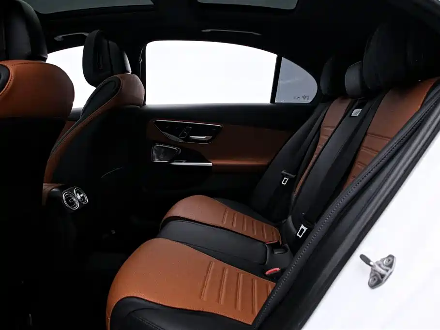 Mercedes-Benz C-Class 2023 — фото 14