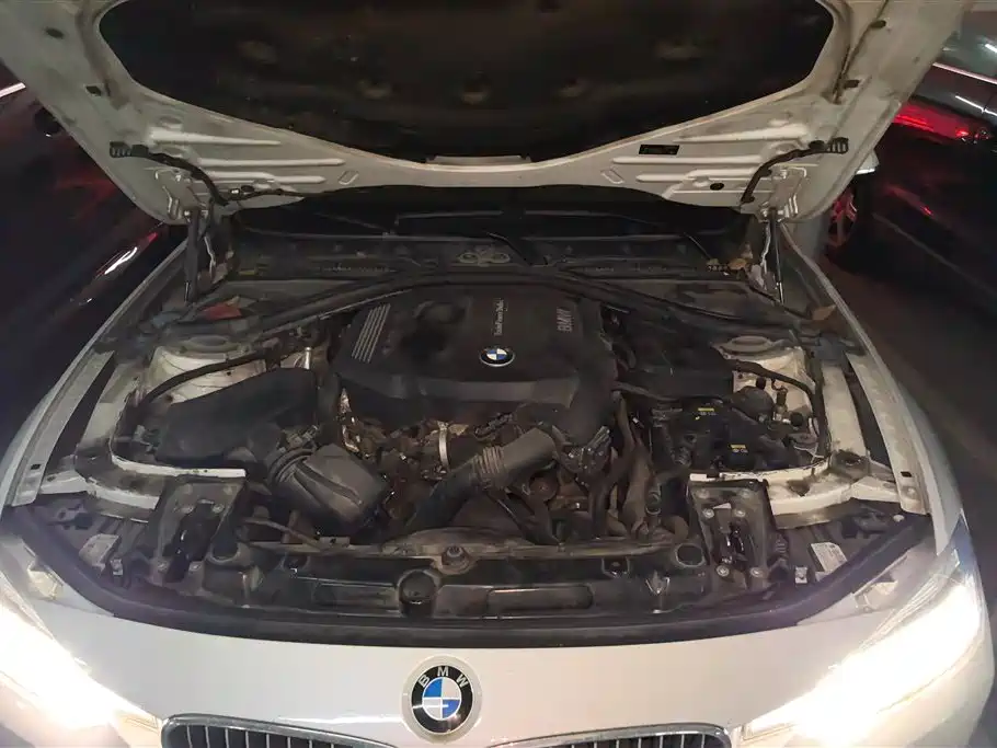 BMW 3 Series 2017 — фото 10