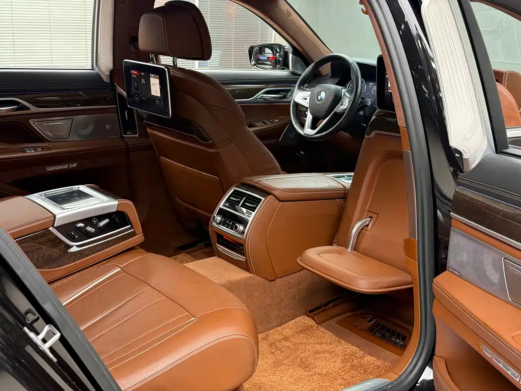 BMW 7 Series 2018 — фото 5