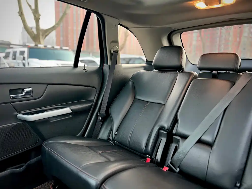 Ford Edge 2015 — фото 29