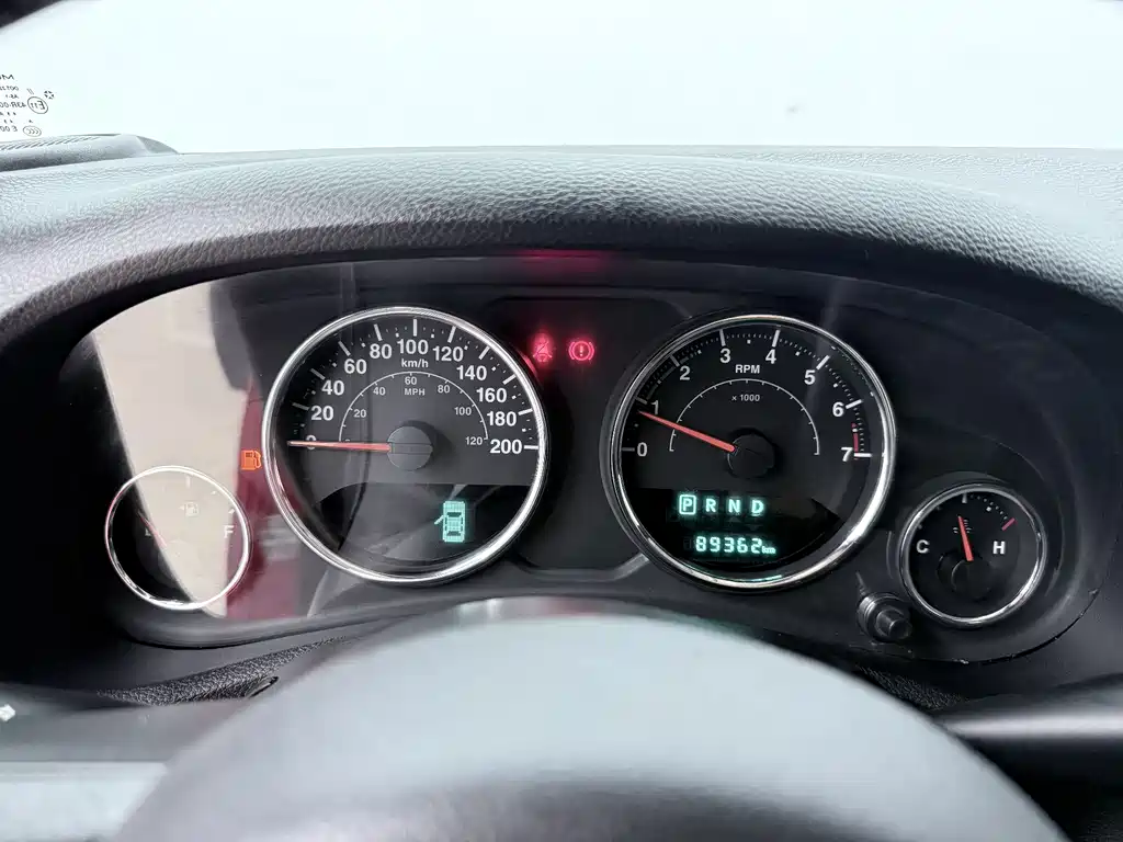 Jeep Wrangler 2018 — фото 14