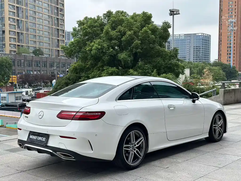 Mercedes-Benz E-Class 2020 — фото 9