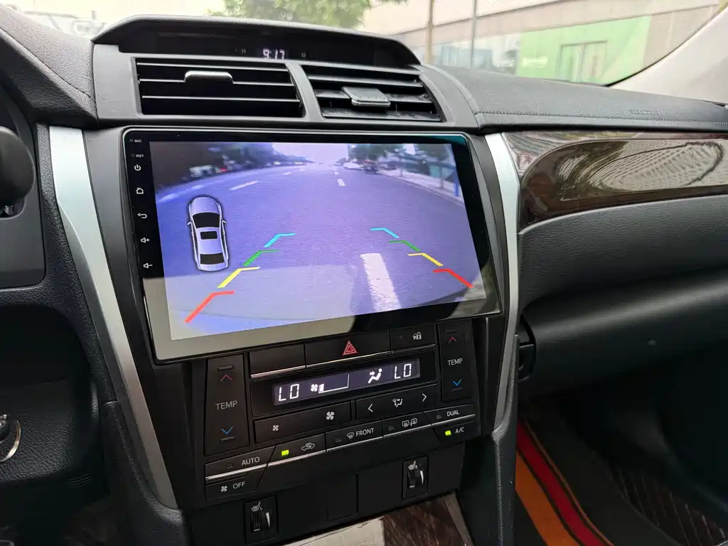 Toyota Camry 2015 — фото 17