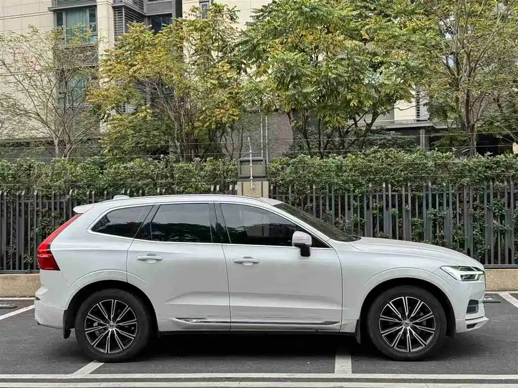 Volvo XC60 2020 — фото 4