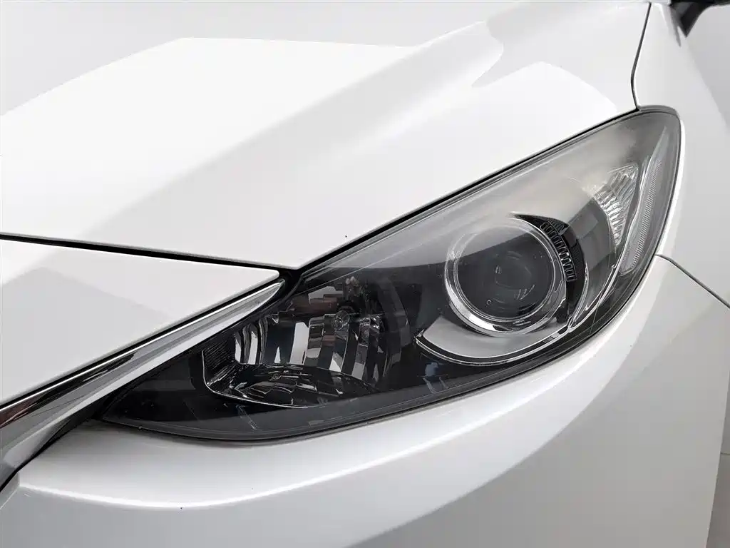 Mazda 3 Axela 2016 — фото 7