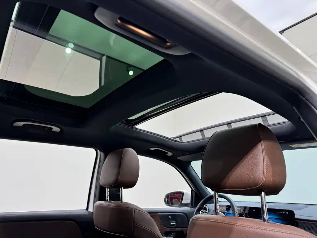 Mercedes-Benz GLB 2023 — фото 32