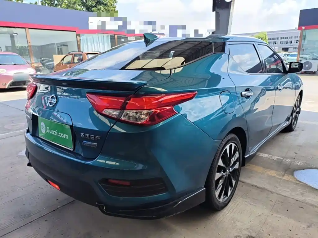 Nissan Bluebird 2020