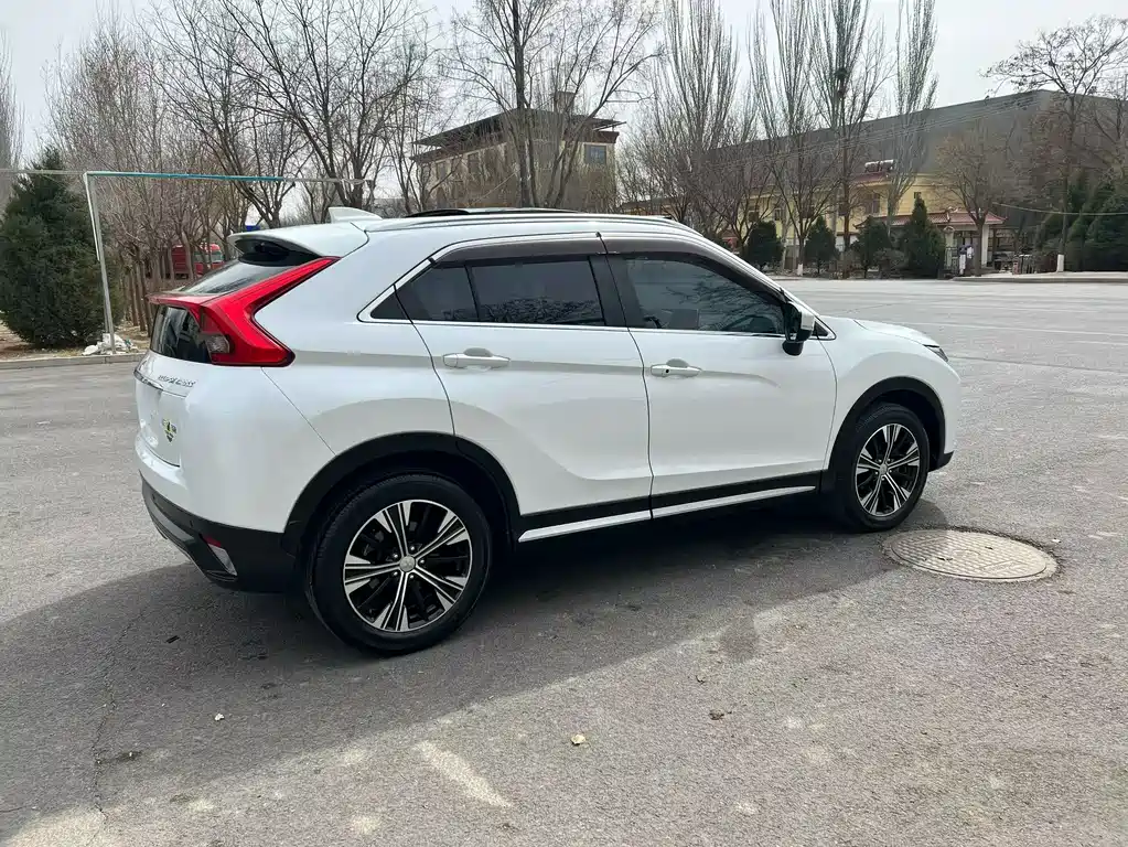 Mitsubishi Eclipse Cross 2019 — фото 5