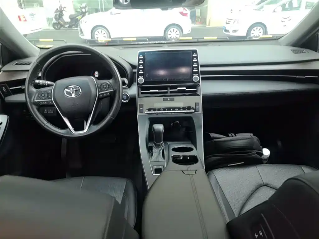 Toyota Avalon 2020 — фото 10