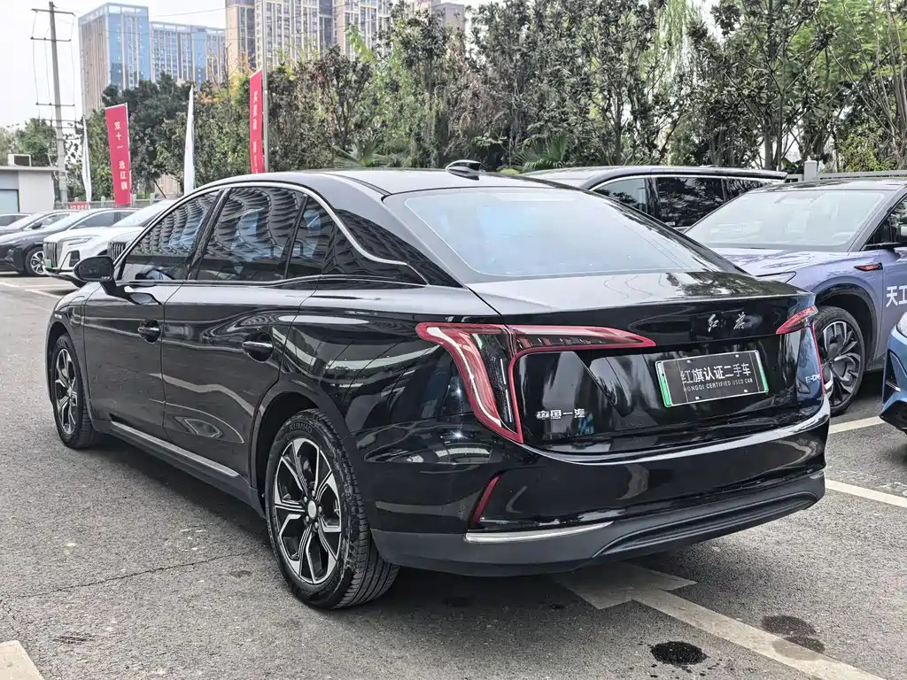 Hongqi E-QM5 2023 — фото 7