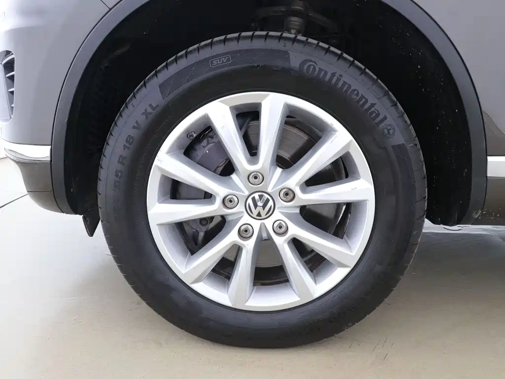 Volkswagen Touareg 2017 — фото 10