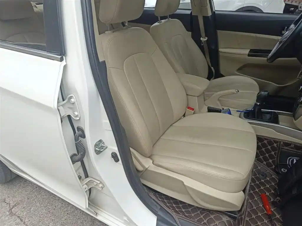 Changan Eado 2015 — фото 25