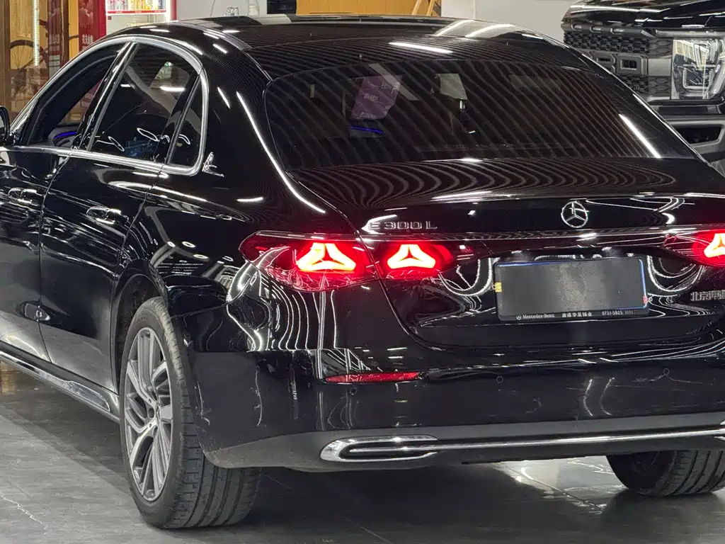 Mercedes-Benz E-Class 2024 — фото 2