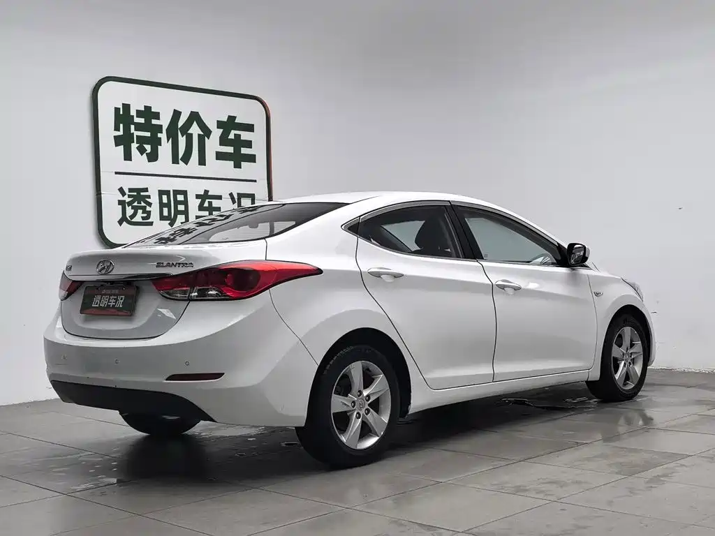 Hyundai Elantra 2014