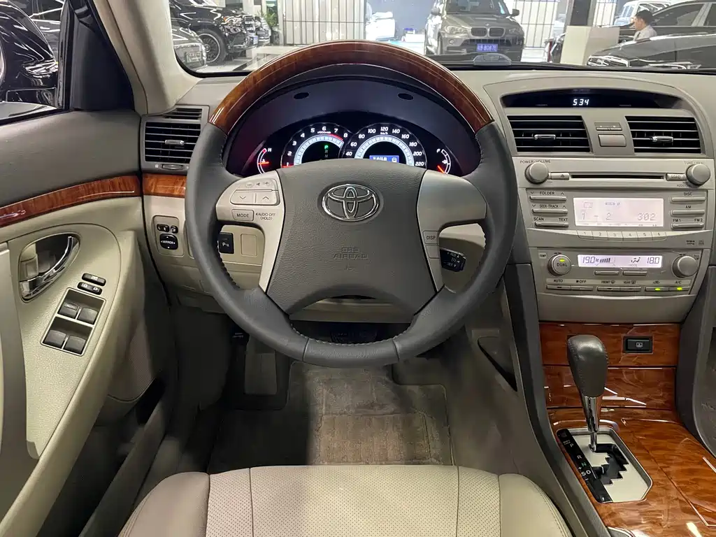 Toyota Camry 2008 — фото 12
