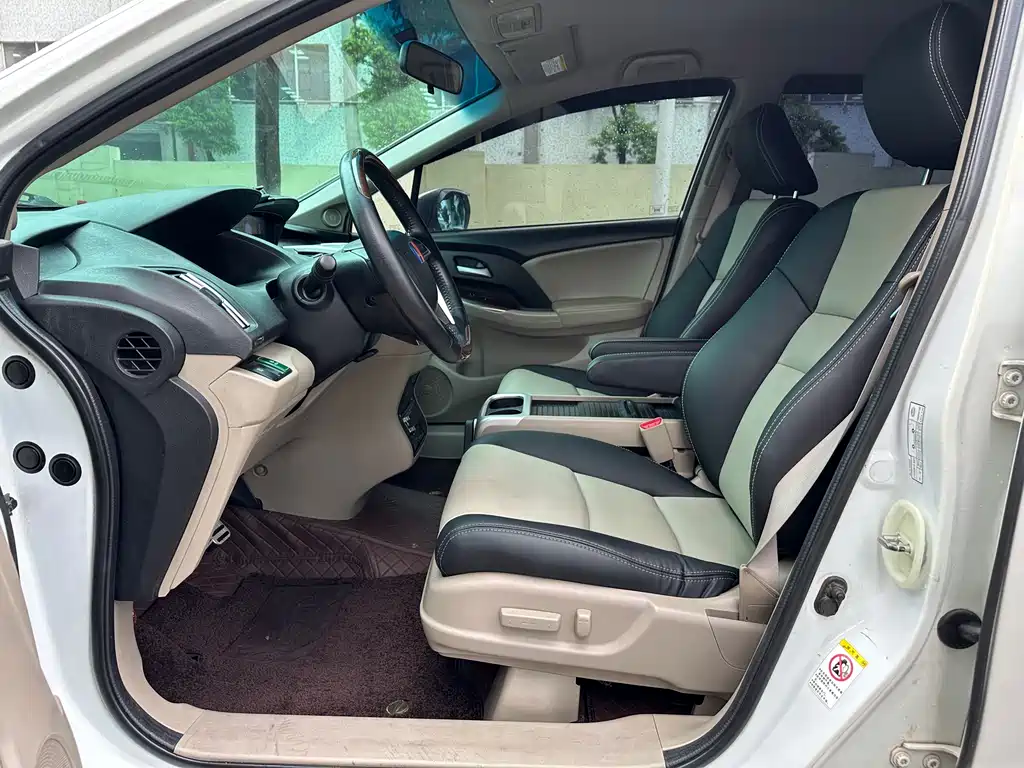 Honda Odyssey 2015 — фото 8