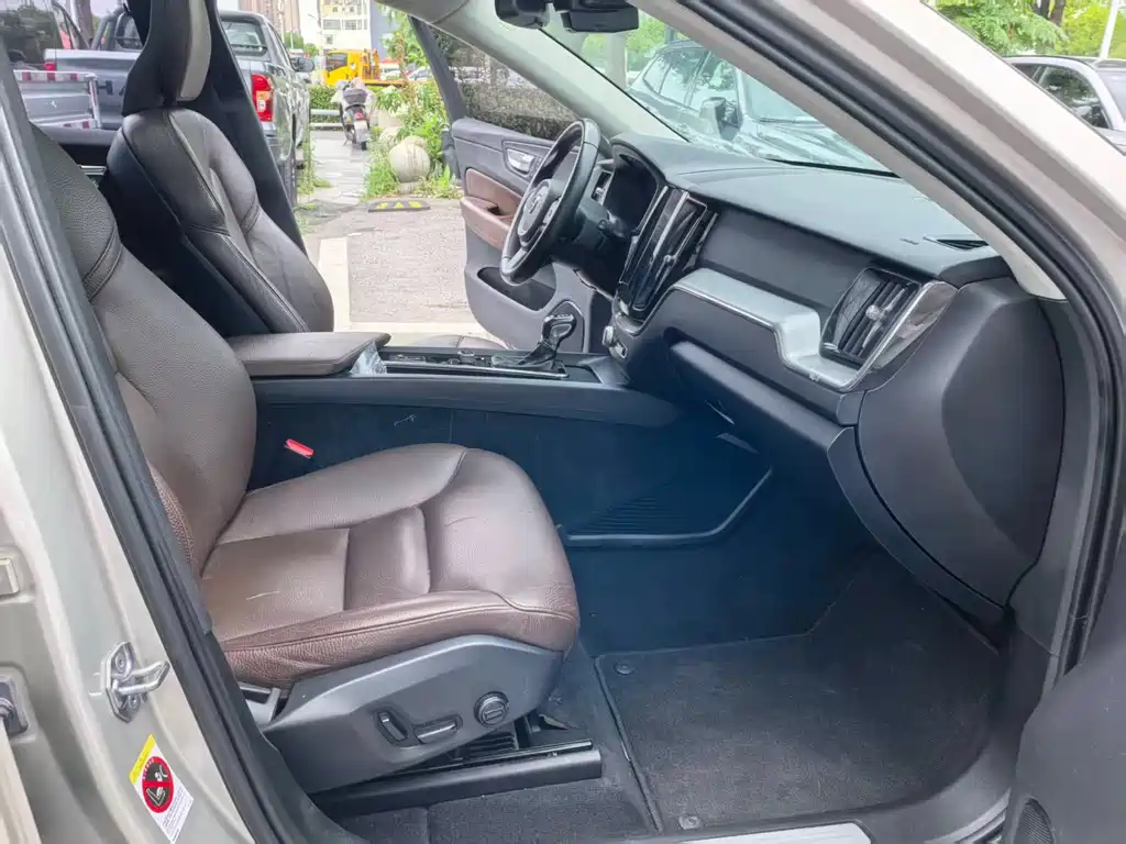Volvo XC60 2019