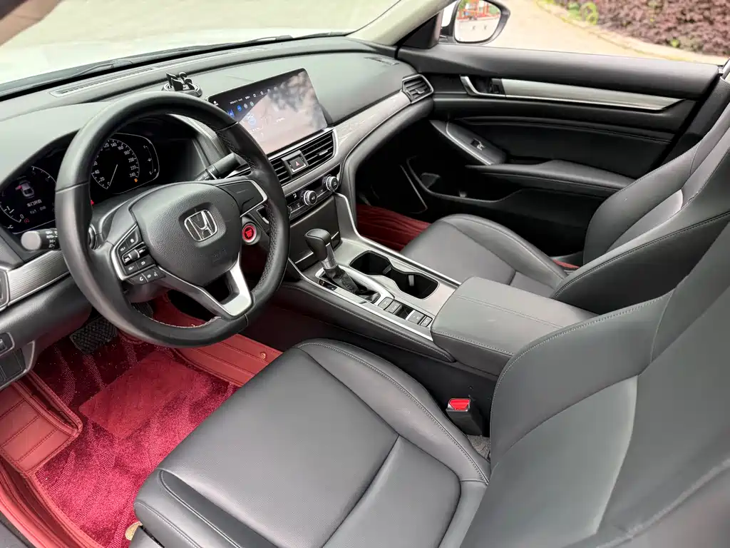 Honda Accord 2022 — фото 10