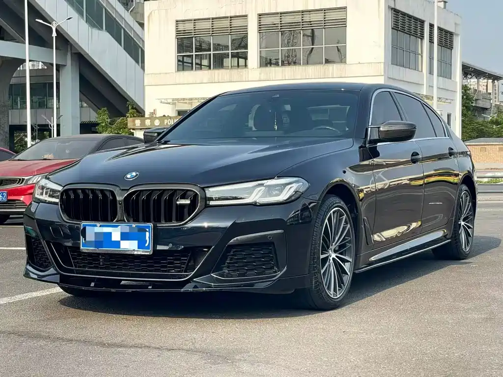 BMW 5 Series 2023 — фото 1