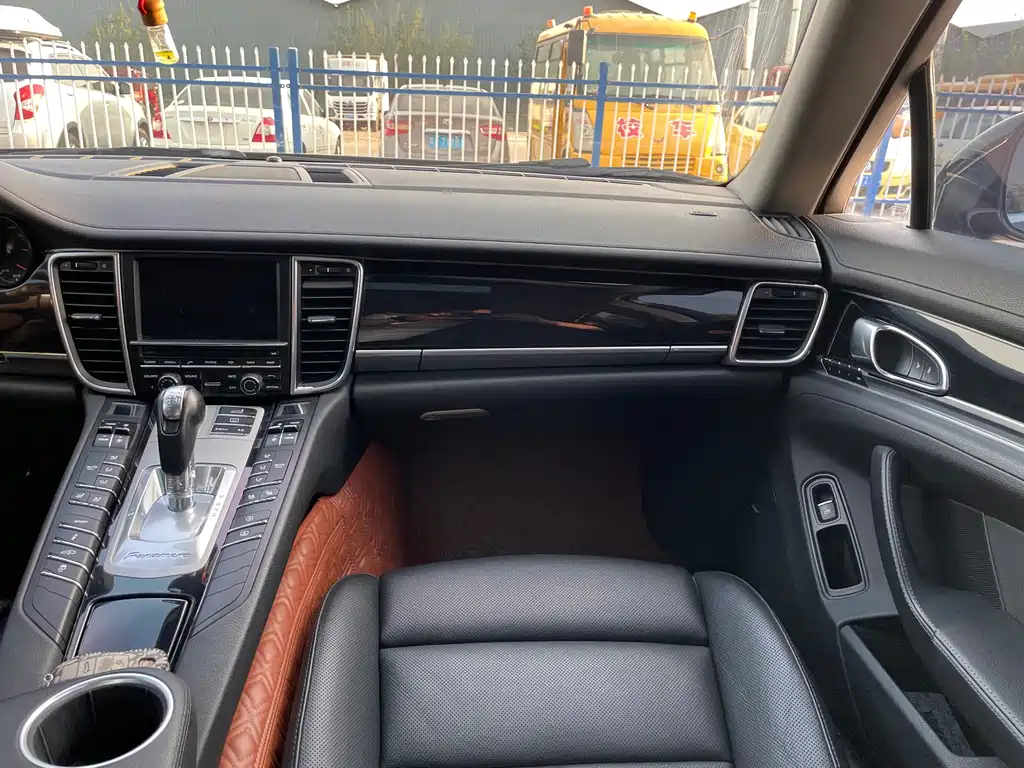 Porsche Panamera 2016 — фото 18