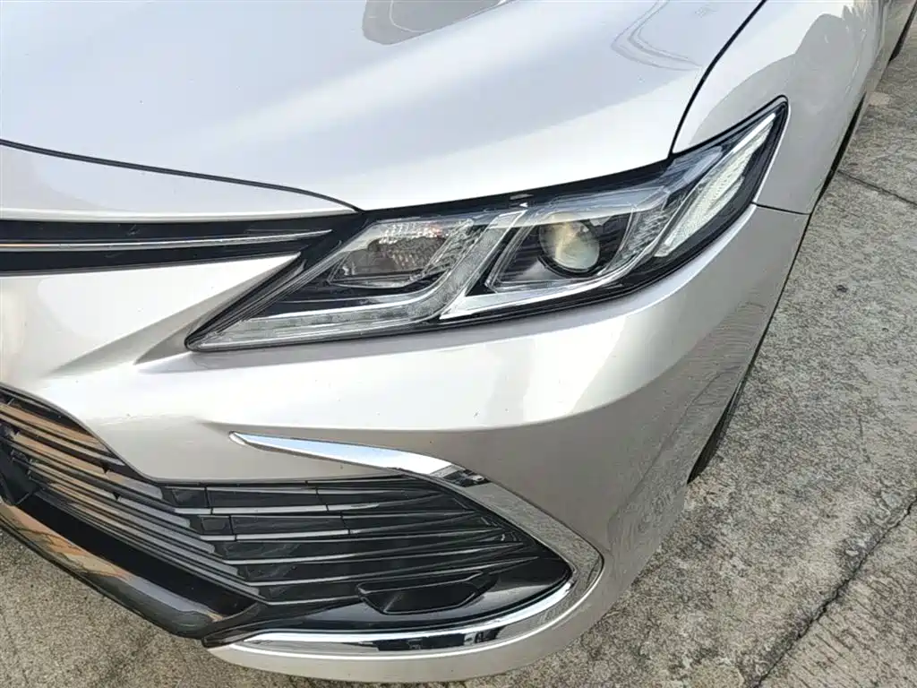 Toyota Camry 2022 — фото 24