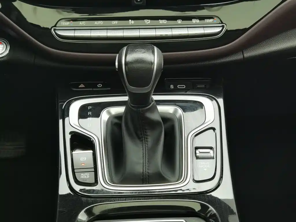 GAC Motor Trumpchi M6 2023 — фото 13