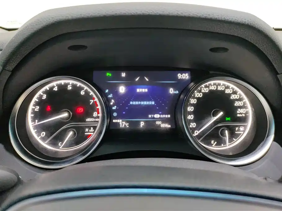 Toyota Camry 2019 — фото 14