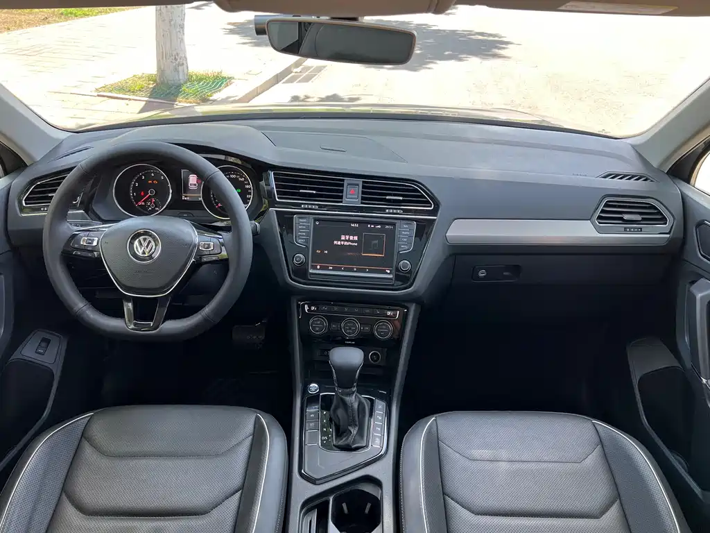 Volkswagen Tiguan L 2017 — фото 14