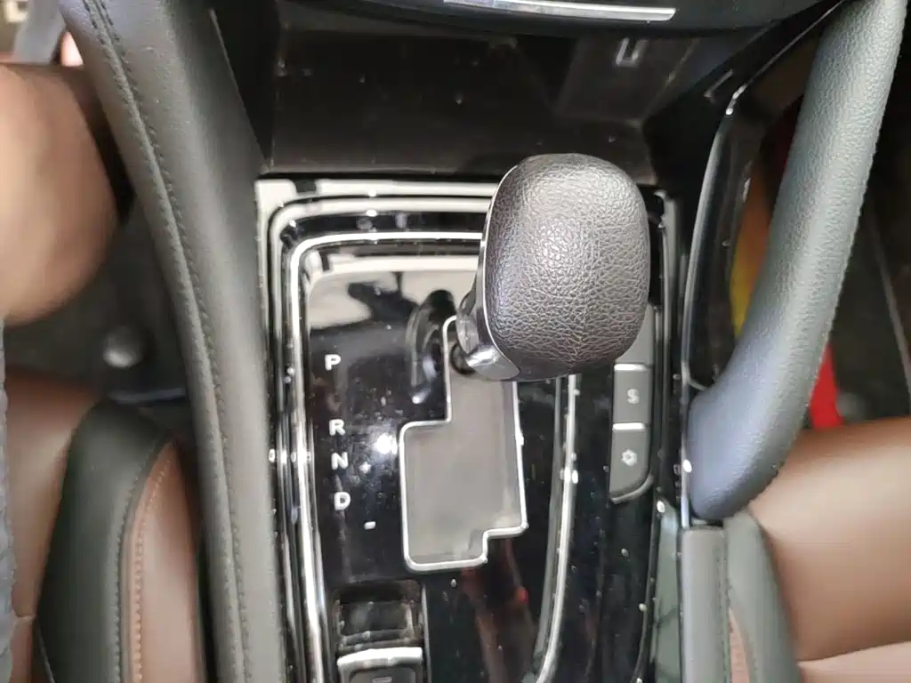 Dongfeng Fengshen AX7 2018 — фото 14