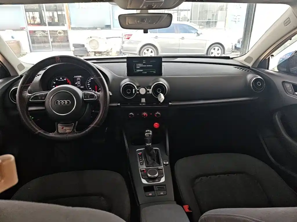 Audi A3 2017 — фото 10