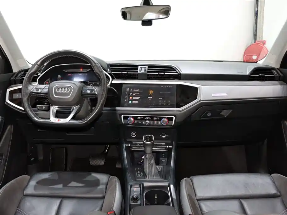 Audi Q3 Sportback 2023 — фото 12