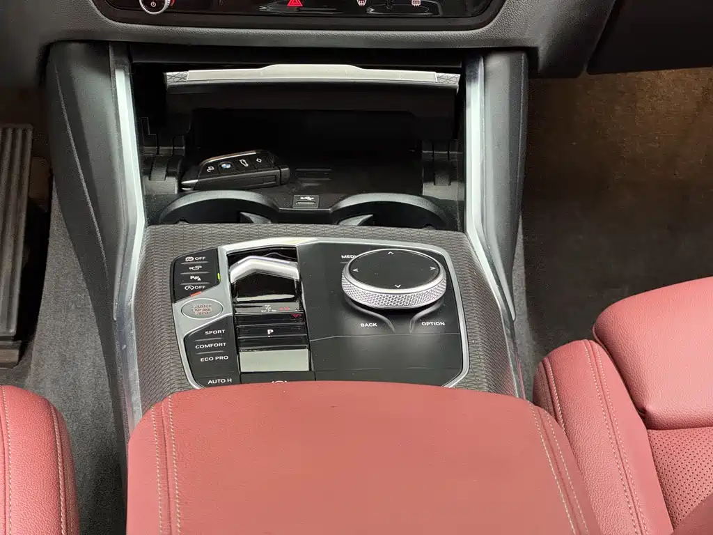 BMW 3 Series 2025 — фото 13