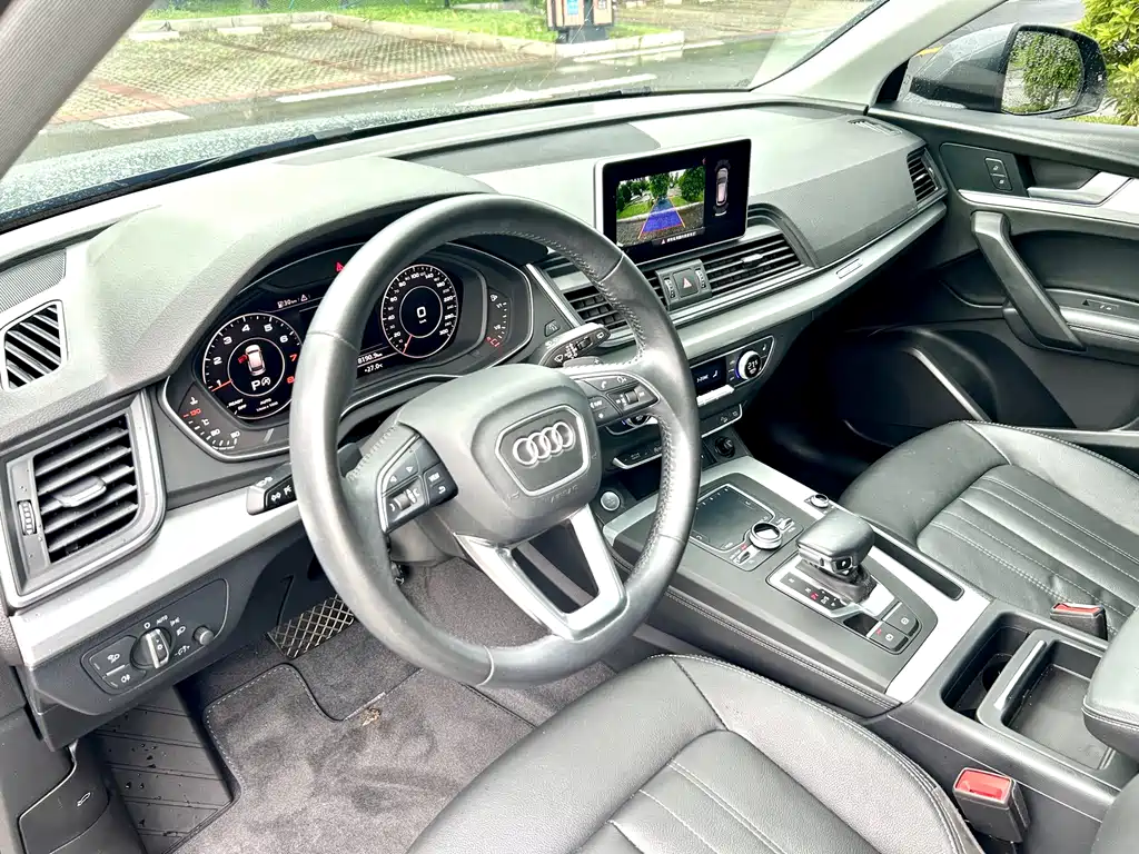 Audi Q5L 2021 — фото 11