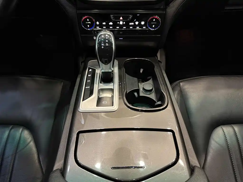 Maserati Ghibli 2015 — фото 21