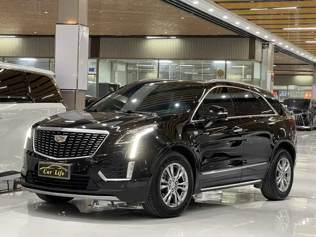 Cadillac XT5 2021 — фото 1