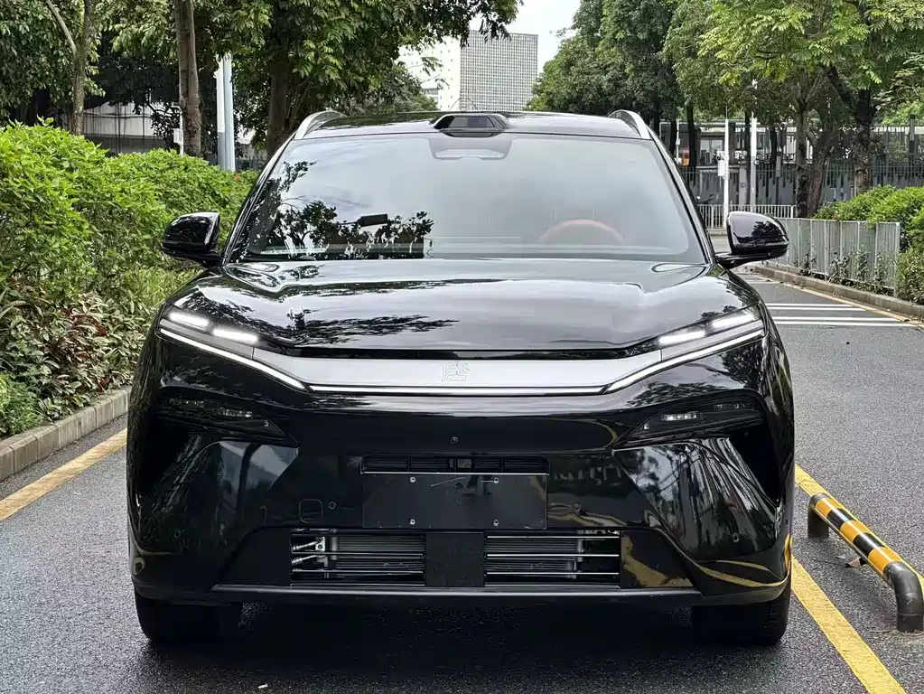 BYD Tang L 2025