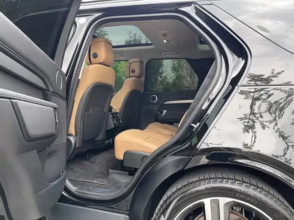 Land Rover Discovery 2023
