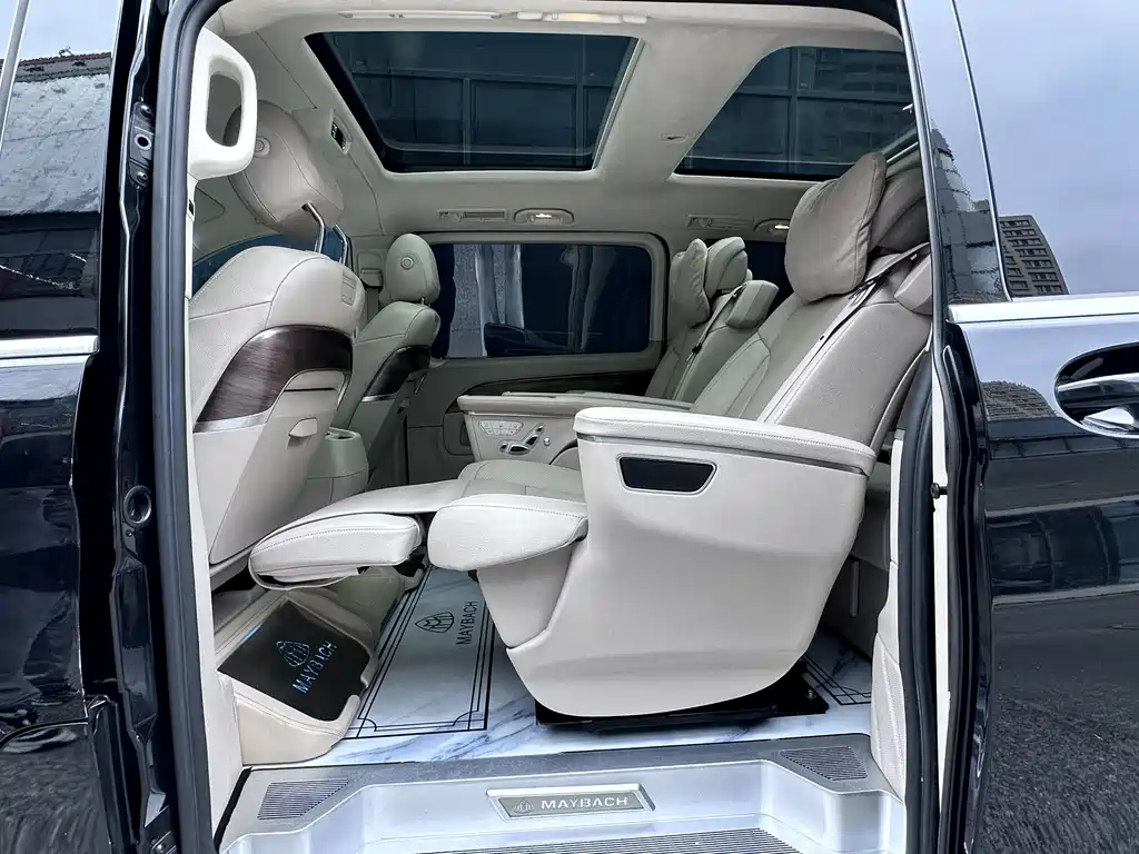 Mercedes-Benz V-Class 2022 — фото 8