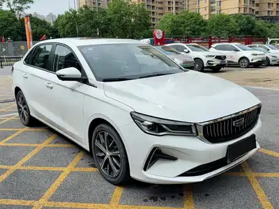 Geely Emgrand 2022