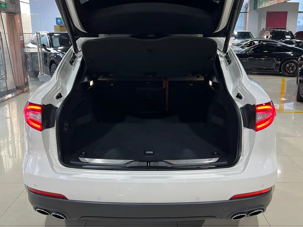 Maserati Levante 2020 — фото 27
