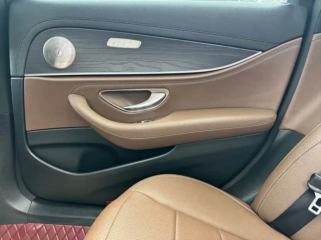 Mercedes-Benz E-Class 2020 — фото 17