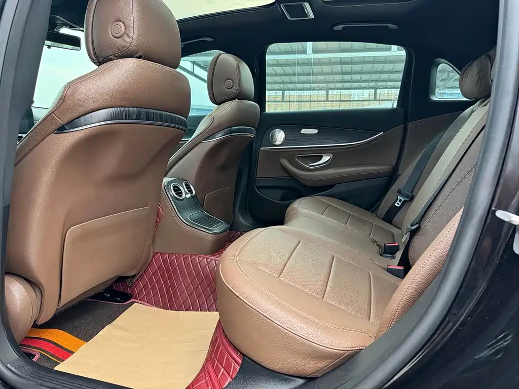 Mercedes-Benz E-Class 2020 — фото 13